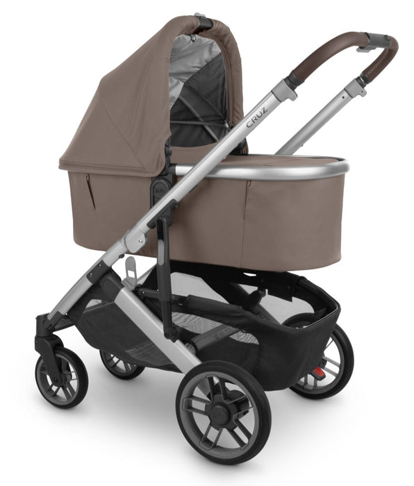 caption-UPPAbaby Bassinet V3 on Cruz Stroller