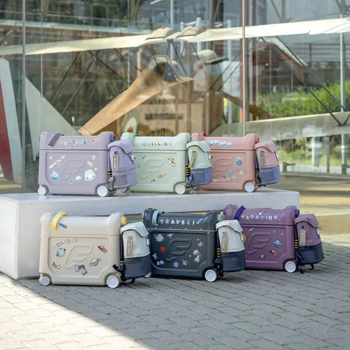 caption-Jet Kids Bed Box colours (shown with Jet Kids Crew Bag sold separately)