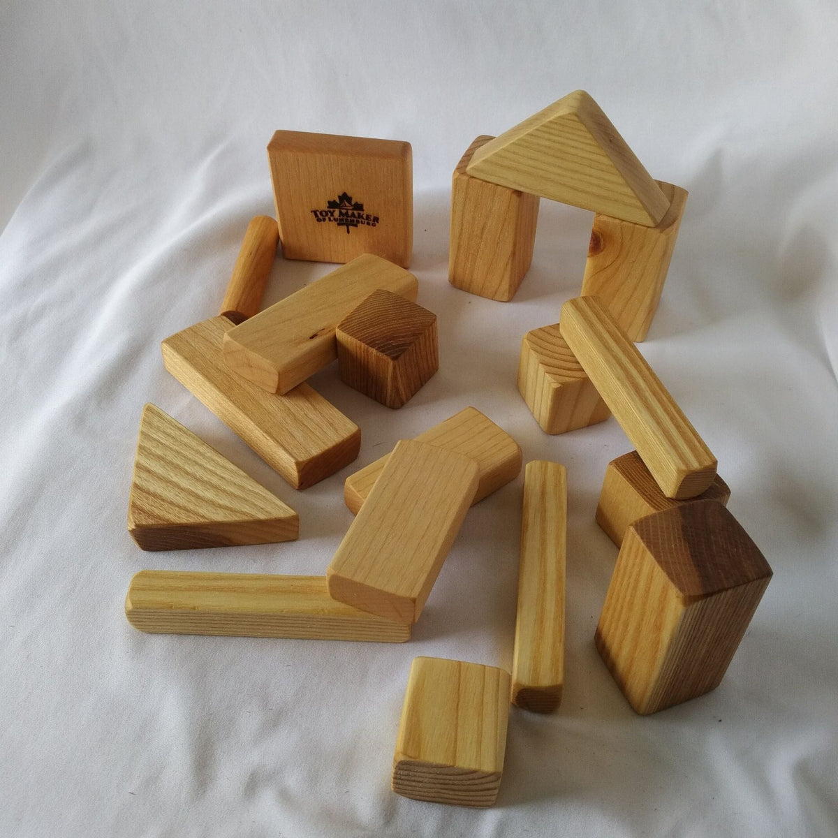 Wooden Building Block Set for Kids - Toy Maker of Lunenburg